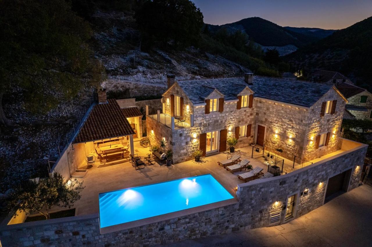 New Villa Ani! Traditional And Luxurious 4-Bedroom Villa With Heated Pool And Sea Views Postira Exteriér fotografie