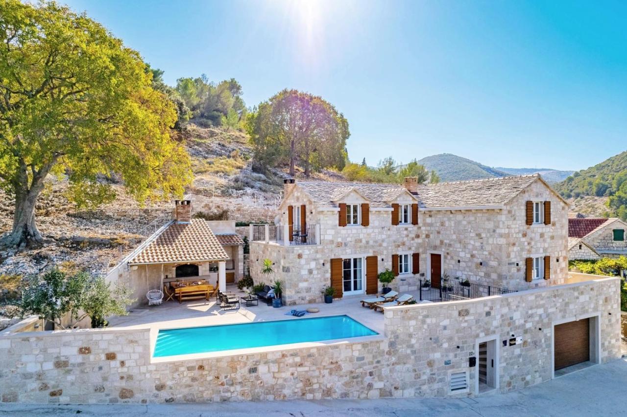 New Villa Ani! Traditional And Luxurious 4-Bedroom Villa With Heated Pool And Sea Views Postira Exteriér fotografie