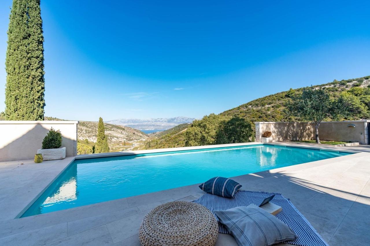 New Villa Ani! Traditional And Luxurious 4-Bedroom Villa With Heated Pool And Sea Views Postira Exteriér fotografie