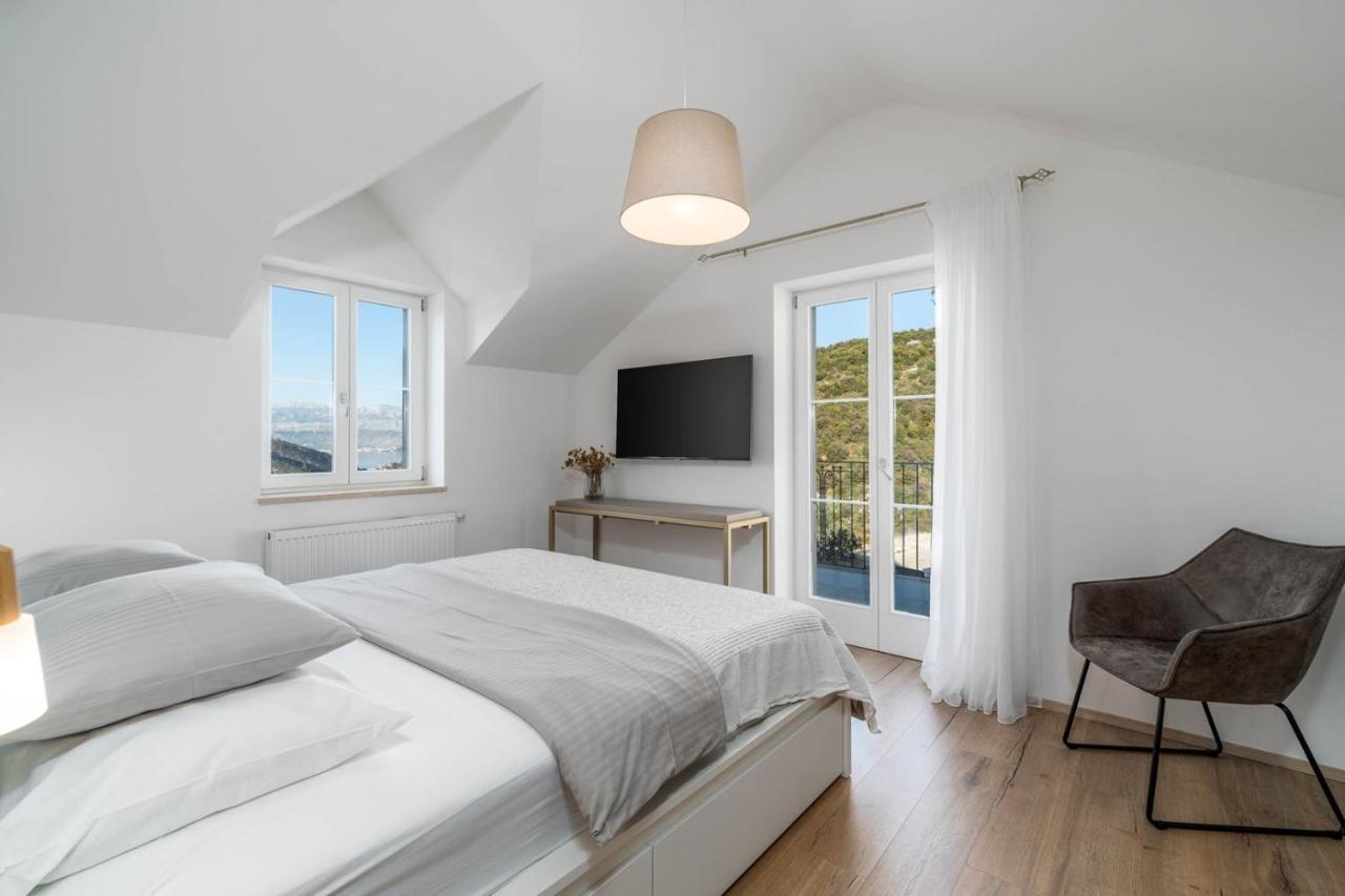 New Villa Ani! Traditional And Luxurious 4-Bedroom Villa With Heated Pool And Sea Views Postira Exteriér fotografie