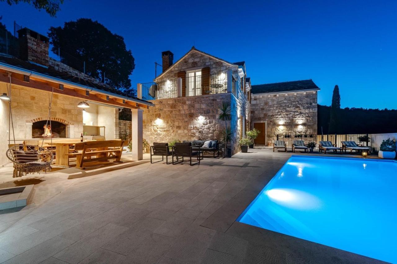 New Villa Ani! Traditional And Luxurious 4-Bedroom Villa With Heated Pool And Sea Views Postira Exteriér fotografie