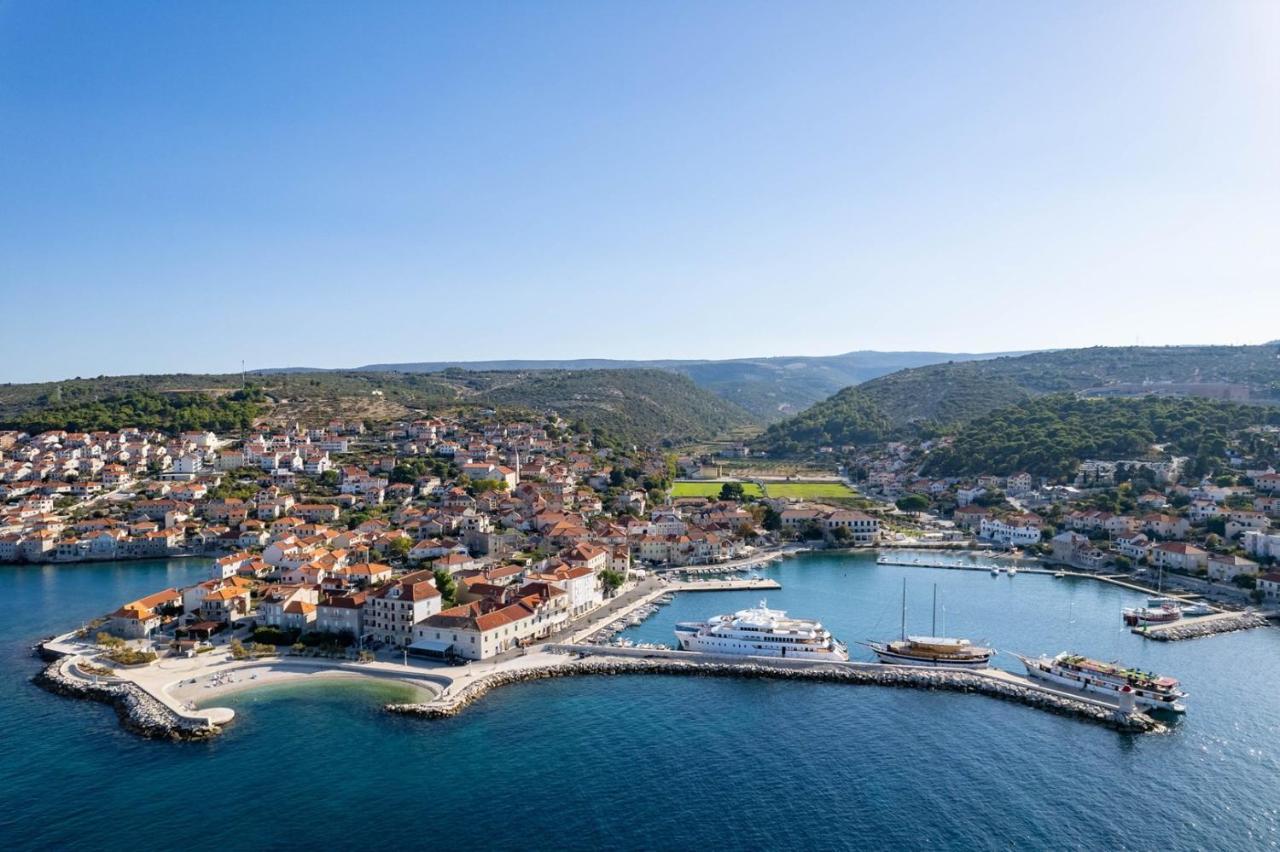 New Villa Ani! Traditional And Luxurious 4-Bedroom Villa With Heated Pool And Sea Views Postira Exteriér fotografie