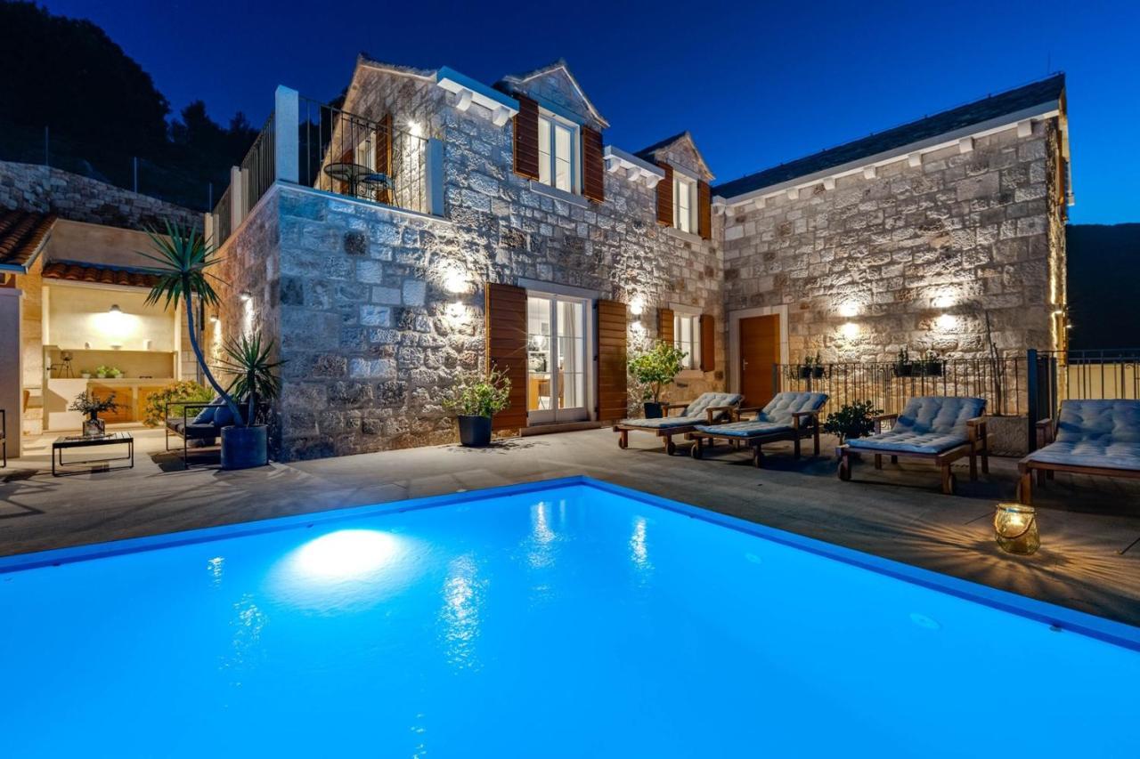 New Villa Ani! Traditional And Luxurious 4-Bedroom Villa With Heated Pool And Sea Views Postira Exteriér fotografie