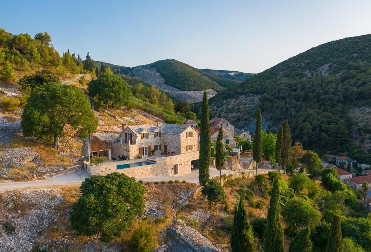 New Villa Ani! Traditional And Luxurious 4-Bedroom Villa With Heated Pool And Sea Views Postira Exteriér fotografie