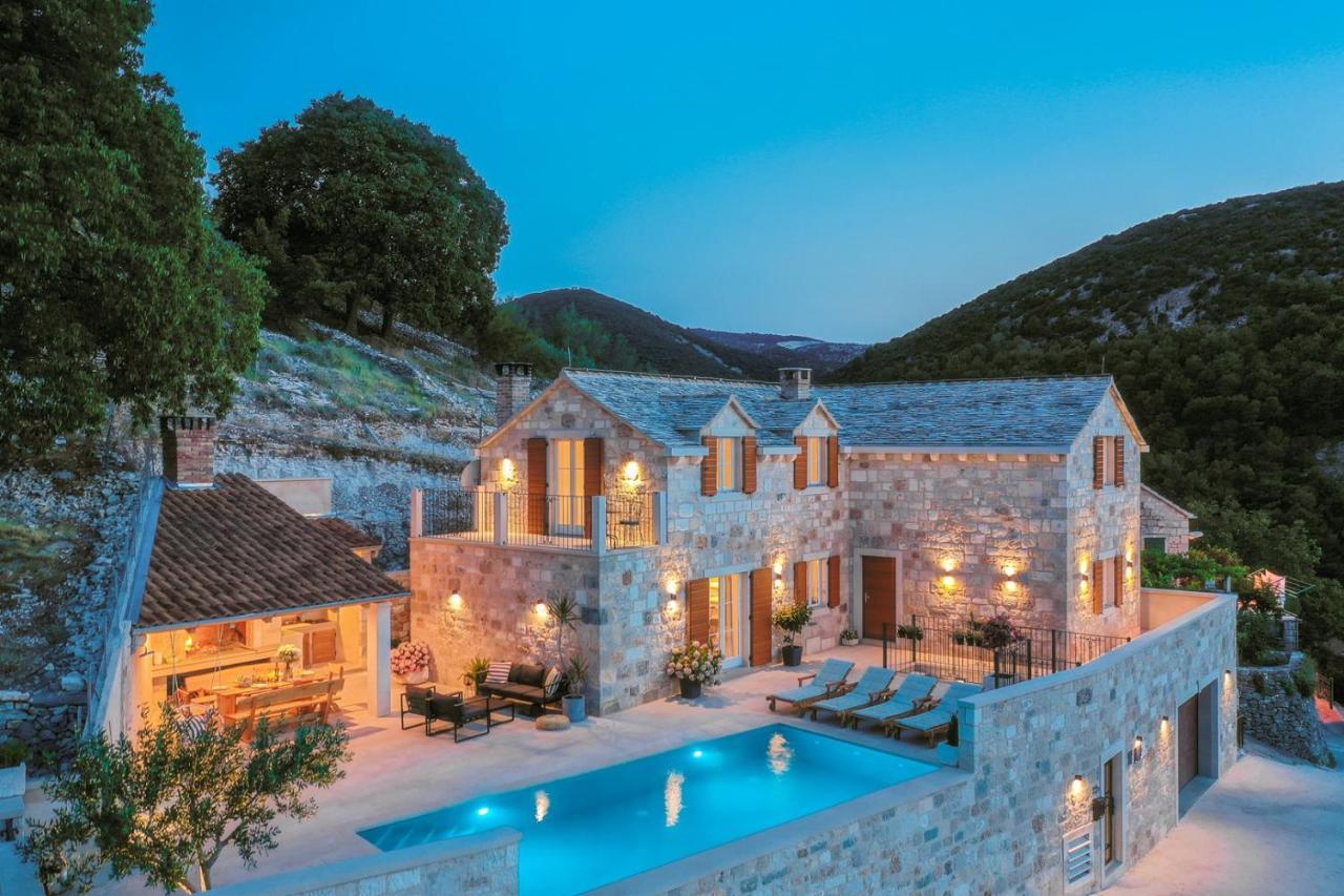 New Villa Ani! Traditional And Luxurious 4-Bedroom Villa With Heated Pool And Sea Views Postira Exteriér fotografie