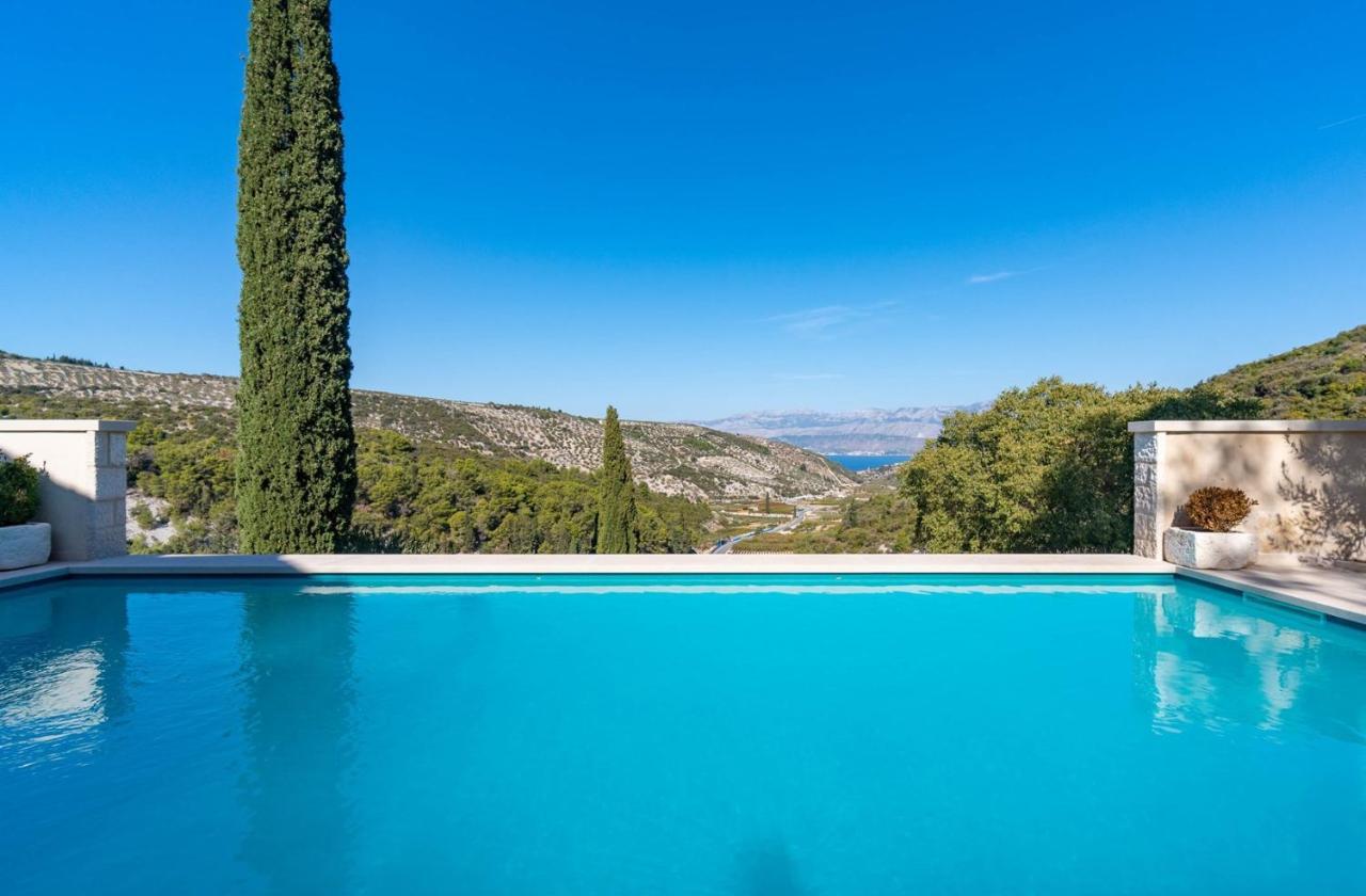 New Villa Ani! Traditional And Luxurious 4-Bedroom Villa With Heated Pool And Sea Views Postira Exteriér fotografie