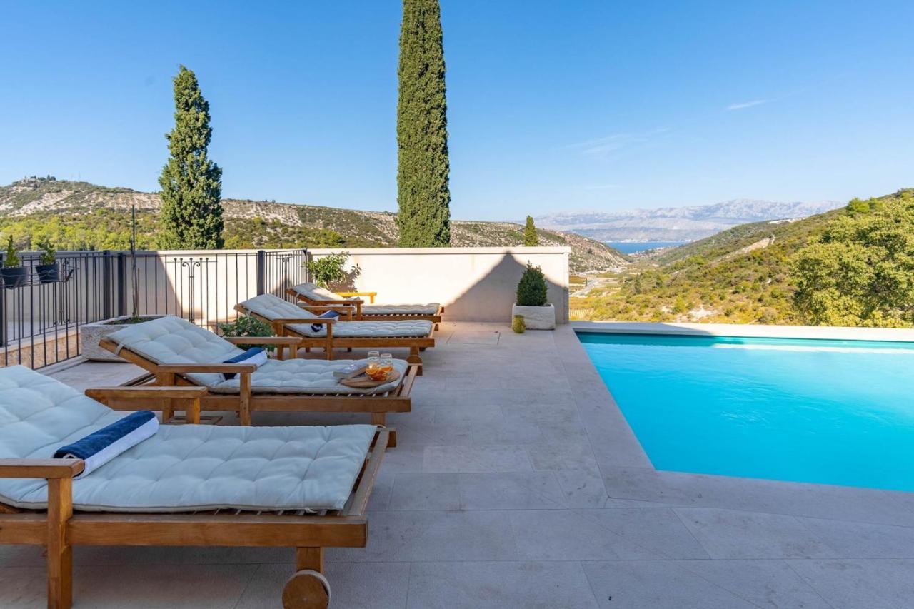 New Villa Ani! Traditional And Luxurious 4-Bedroom Villa With Heated Pool And Sea Views Postira Exteriér fotografie
